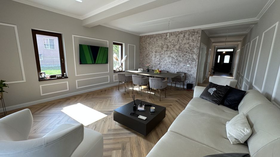 Duplex despartit prin spatiu tehnic  - teren 500mp - Poză 1