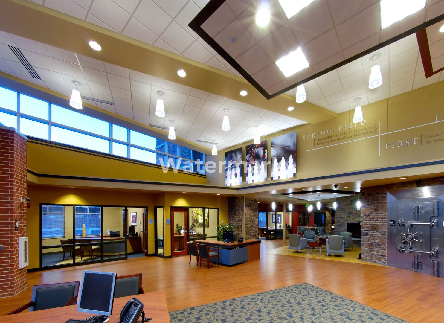 Sedu de banca ultracentral de inchiriat - Poză 2