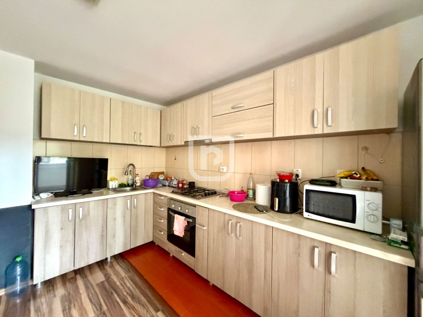 Apartament 3 camere, renovat, etaj 1, parcare - Gura Humorului - Poză 6