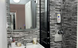 Case cu 7 camere, curte proprie + spălătorie, în Sighetu Marmației - Poză 19