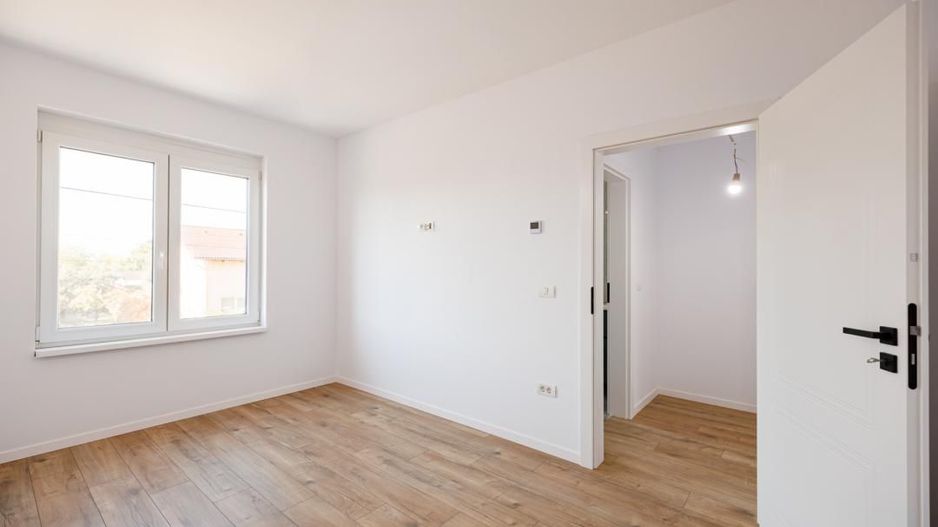 Duplex P+E în Moșnița Nouă, 3 dormitoare, 3 bai, teren 403 mp. Comision 0% - Poză 27