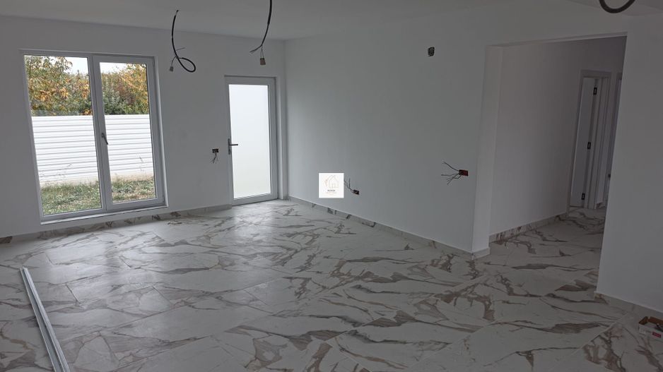 Casa 4 camere Crevedia - Poză 18