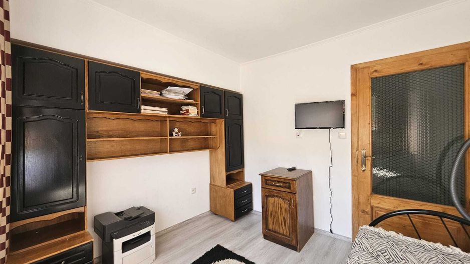 APARTAMENT 5 CAMERE 120000 euro negociabil - Poză 6