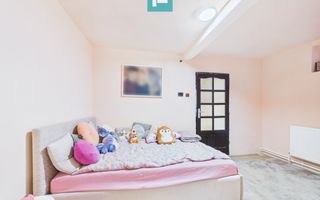 Casă spațioasă cu teren de 2.160 mp. Zerindu Mic - Poză 5