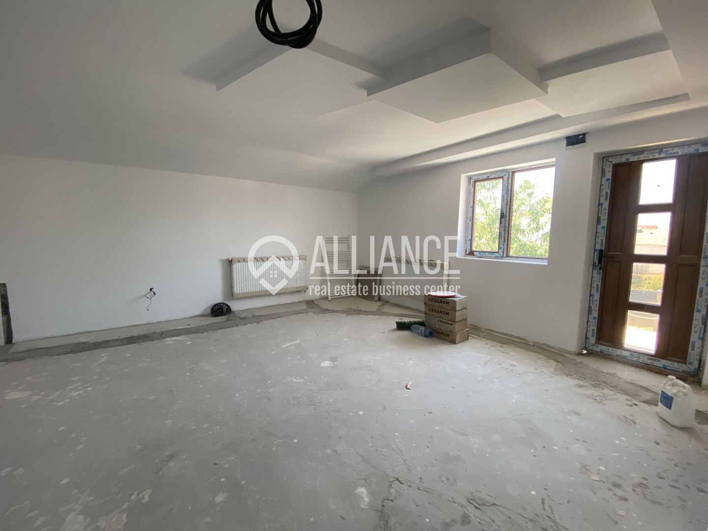 VALU LUI TRAIAN(COD 07) -Casa P+M 5 camere cu teren de 300 mp - Poză 22