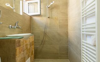 Apartament 3 Camere | 43 Mp | Renovat | Centrala | Manastur Mehedinti - Poză 9