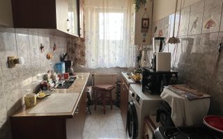 Apartament 2 camere de vânzare – Micro 7, Strada Pinilor | Etaj 10/10 - Poză 4