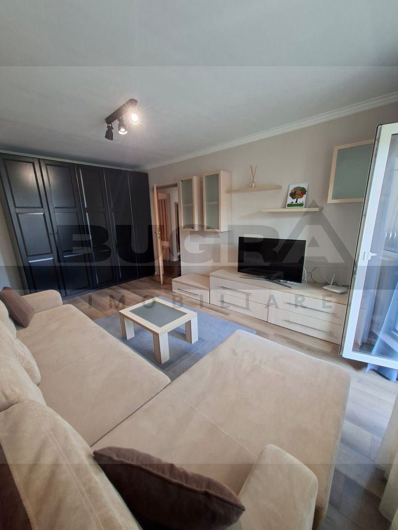 Apartament 3 camere decomandate, 2 bai, 2 balcoane, zona Golden Tulip - Poză 2