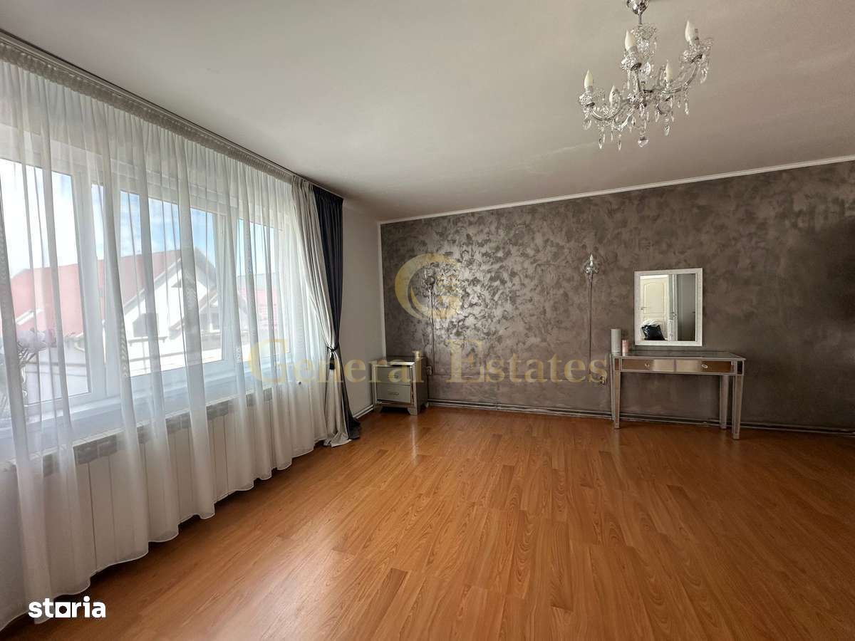 Apartament spatios cu 3 camere - Poză 1