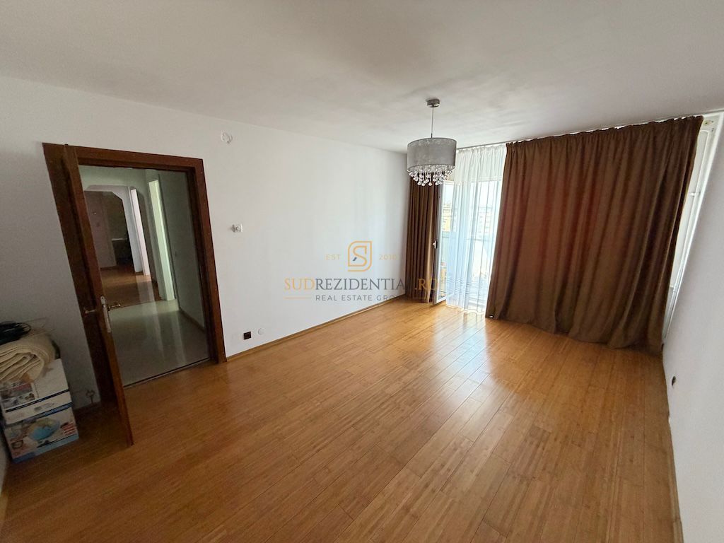 Apartament 3 camere , renovat recent, zona Sebastian-Rahova - Poză 1