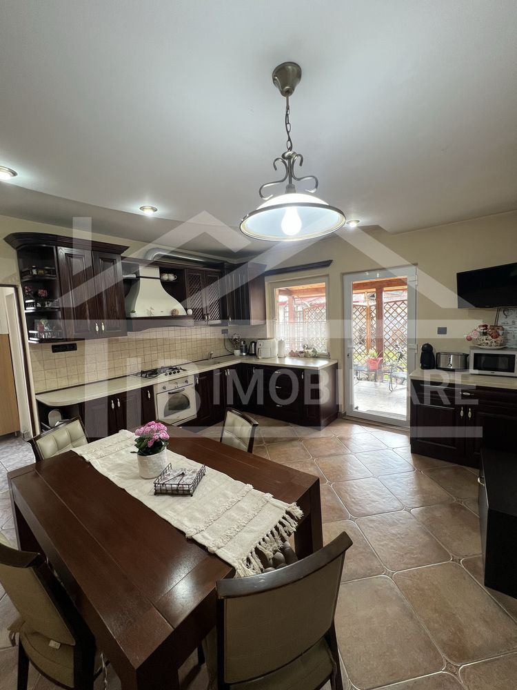 Casa cu 4 camere, 135mp, Zona Unirii - Poză 4