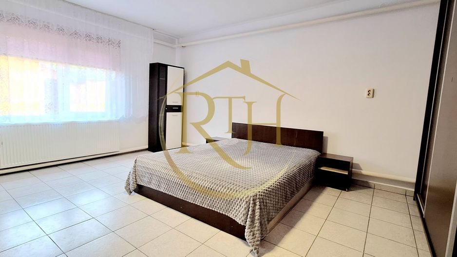 Oferim spre inchiriere casa spatioasa cu 2 camere, Zona Soarelui,cartier privat - Poză 1