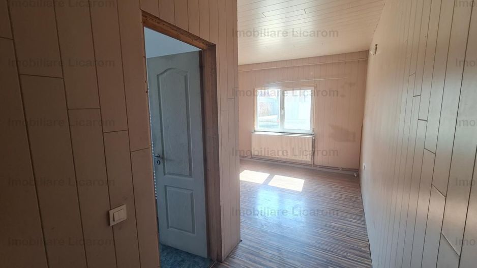 Proprietate in Cristian cu trei constructii+o fundatie,450000euro - Poză 25