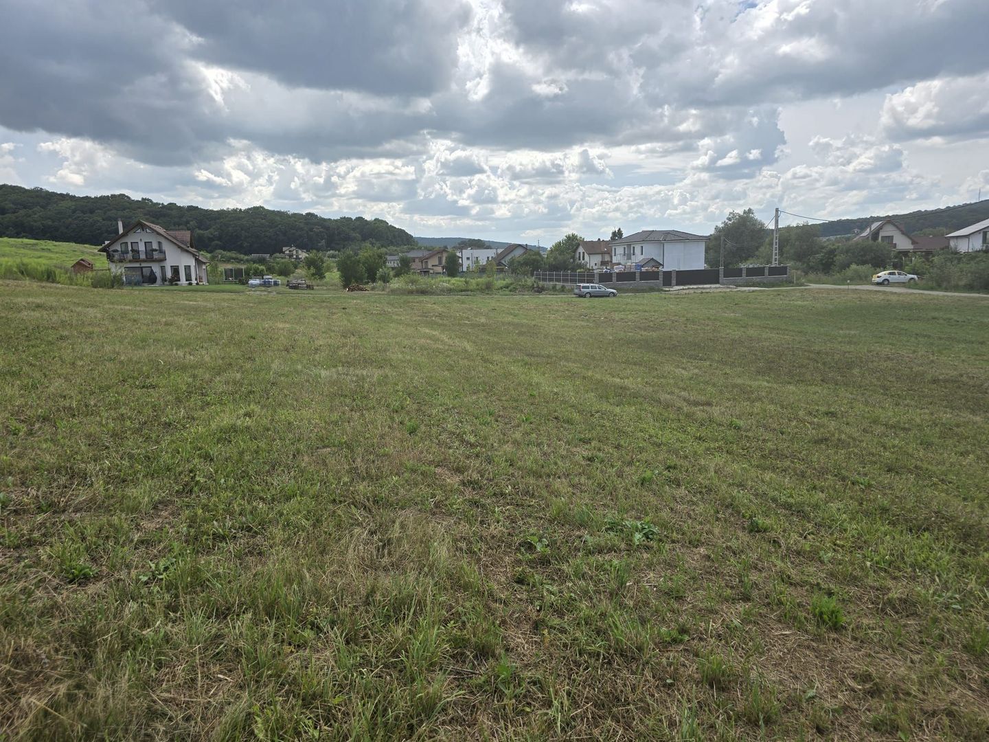 Teren intravilan 18.600 mp.cu deschidere de 250 m la drum - Poză 2