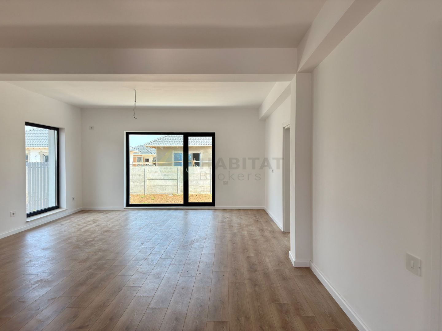 Casa 4 camere pe parter-Tunari | Teren 400 mp - Poză 4