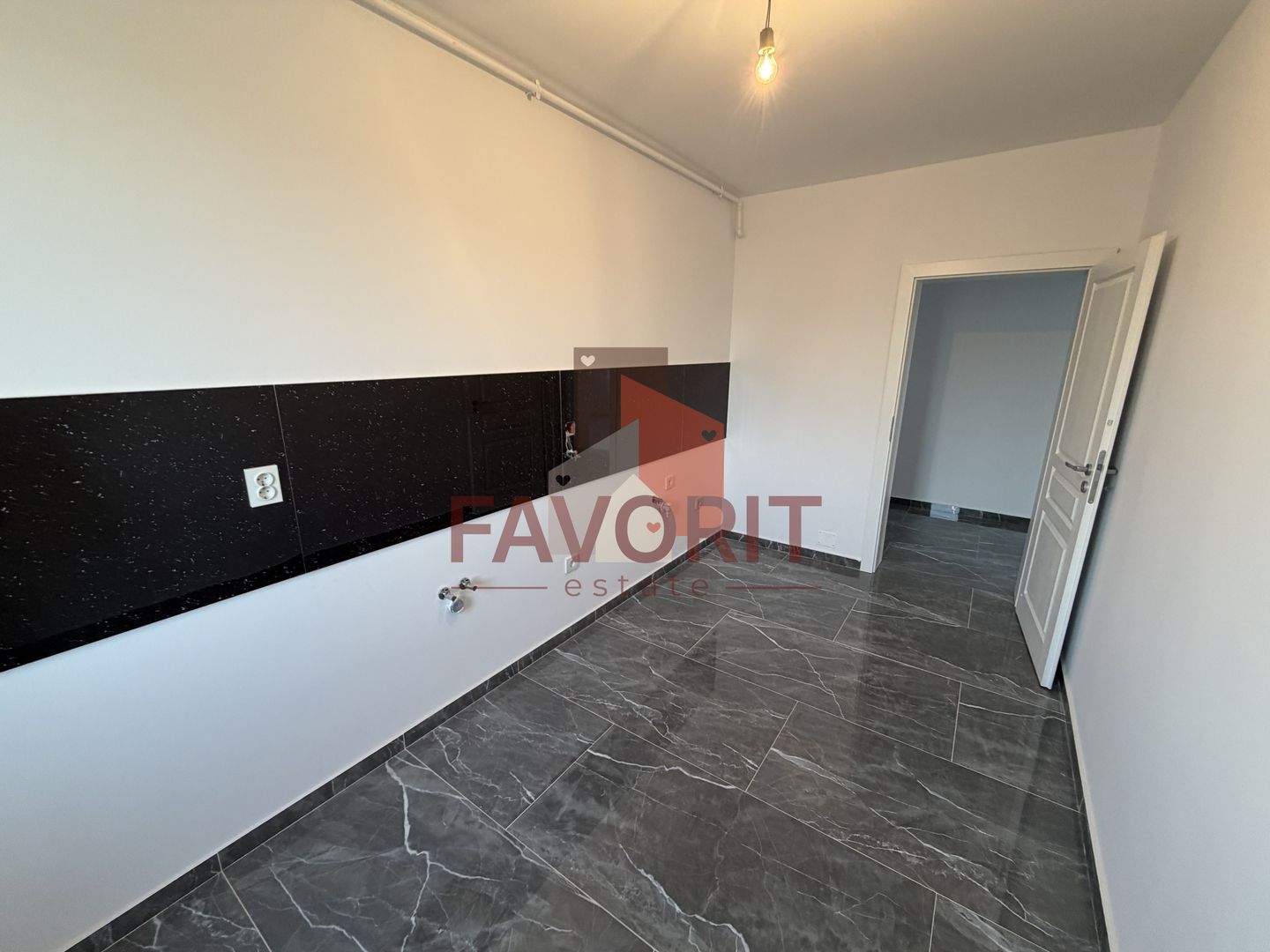 Disponibil imediat. Decomandat. TVA 21% inclus in pret - Poză 2