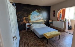 Calitate și spațiu: elegant, 90 mp, 1989, centrală proprie, parcare, priveliște - Poză 5