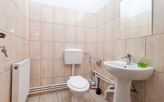 Oportunitate Investițională: Vilă cu Destinație Comercială - Poză 22