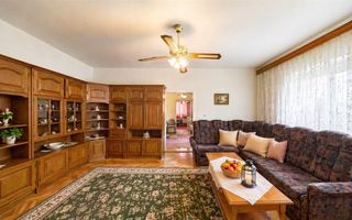 Casa cu spatiu comercial, 1.000mp teren anexe, areal Central, Reghin - Poză 1