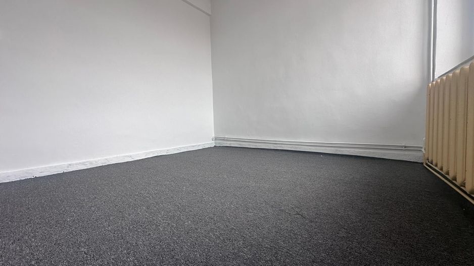 Birouri de închiriat – zonă Halta Teiș - Targoviste - Poză 6