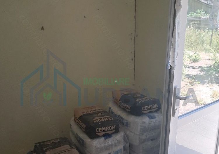 Vând casa cu 5camere în sat cîrja vaslui, teren 1900mp, apa trasa,curent, casa trebuie renovată, - Poză 15