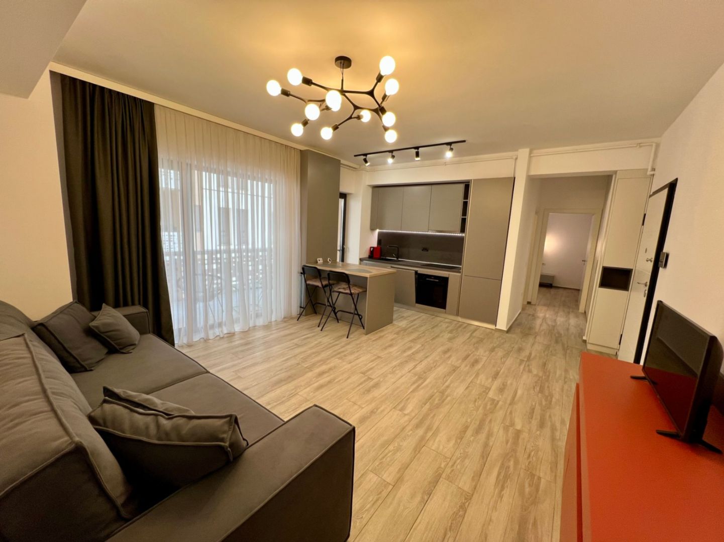 2 Camere | Parcare | Mobilat + Utilat | Future Residence | COMISION 0% - Poză 2