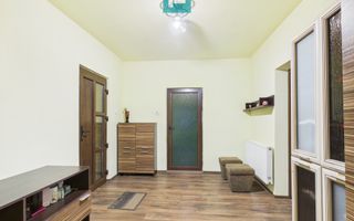 Casă cu 4 camere și teren de 5538 mp în Macea - Poză 4
