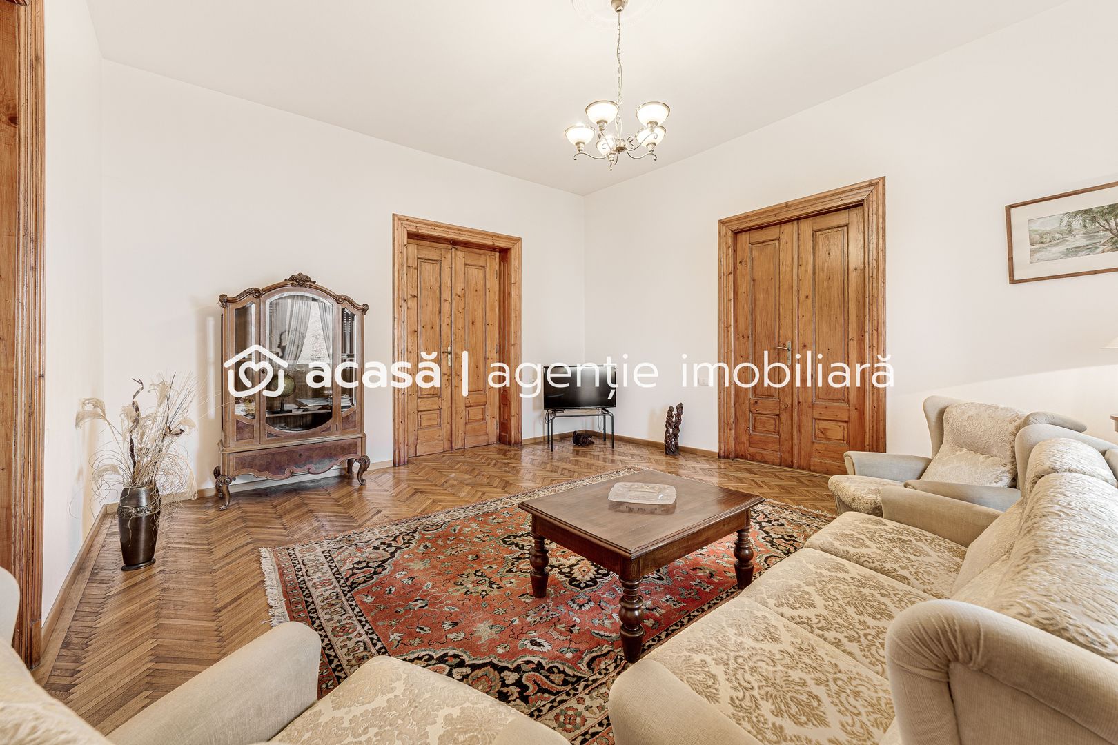 Bijuterie arhitecturală cu istorie. Confort modern, Ultracentral. - Poză 10