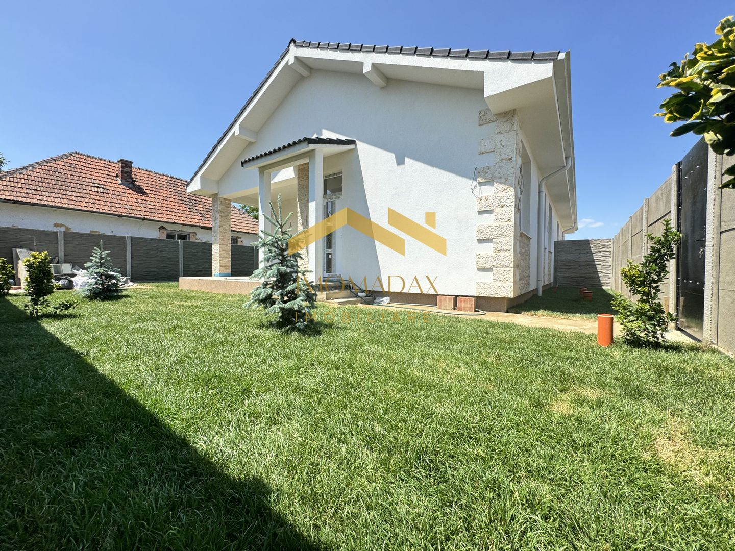 Bucovat-Duplex Parter-Curte Amenajata - Poză 5