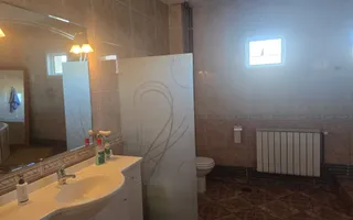 Vilă elegantă și casă independentă pentru oaspeți - Banesti - Poză 28