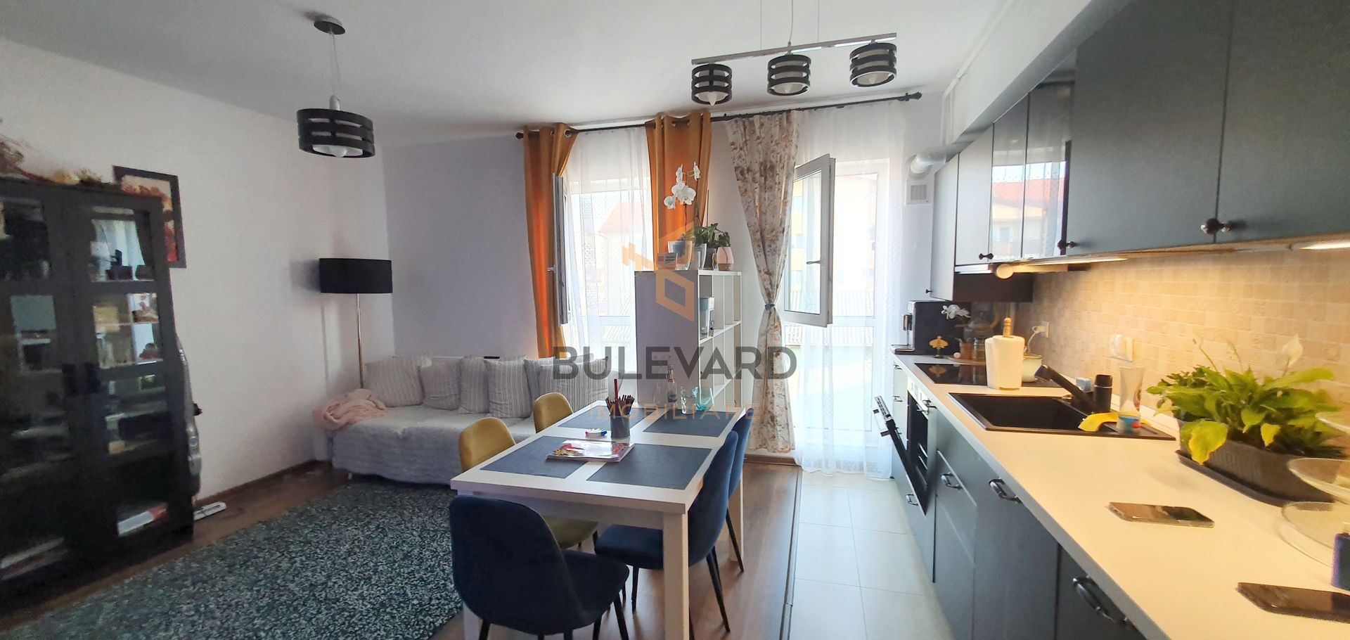 Apartament cu 3 camere, zona strazii Eroilor! - Poză 4