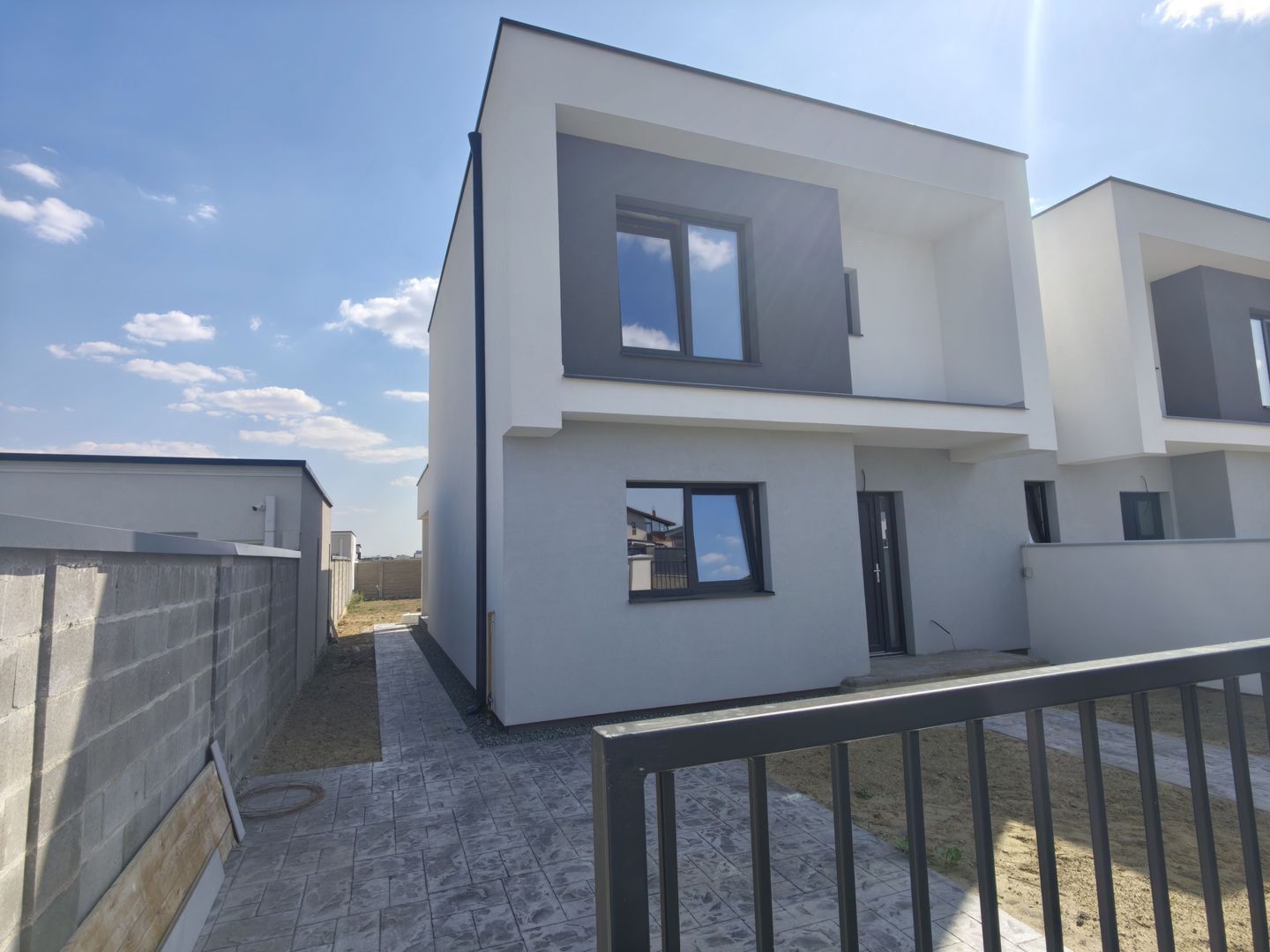 1/2 Duplex Sacalaz P+E,4Camere,2 Bai,Proiect Modern - Poză 3