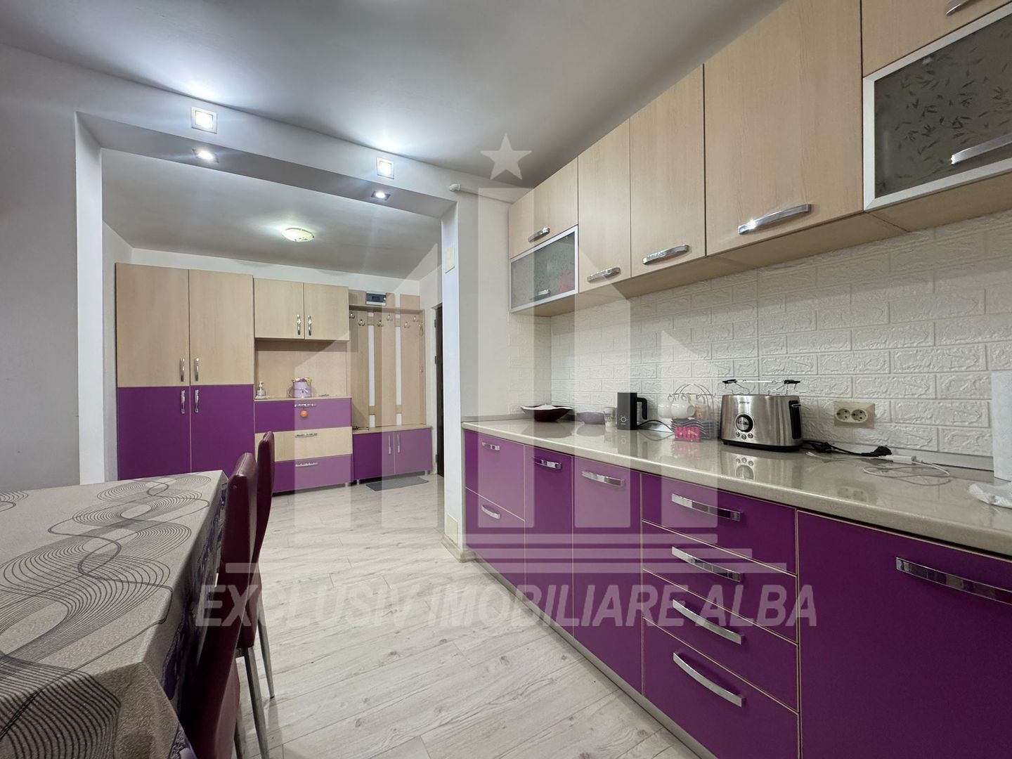Apartament cu 2 camere, etaj intermediar, Ampoi 3 - Poză 1