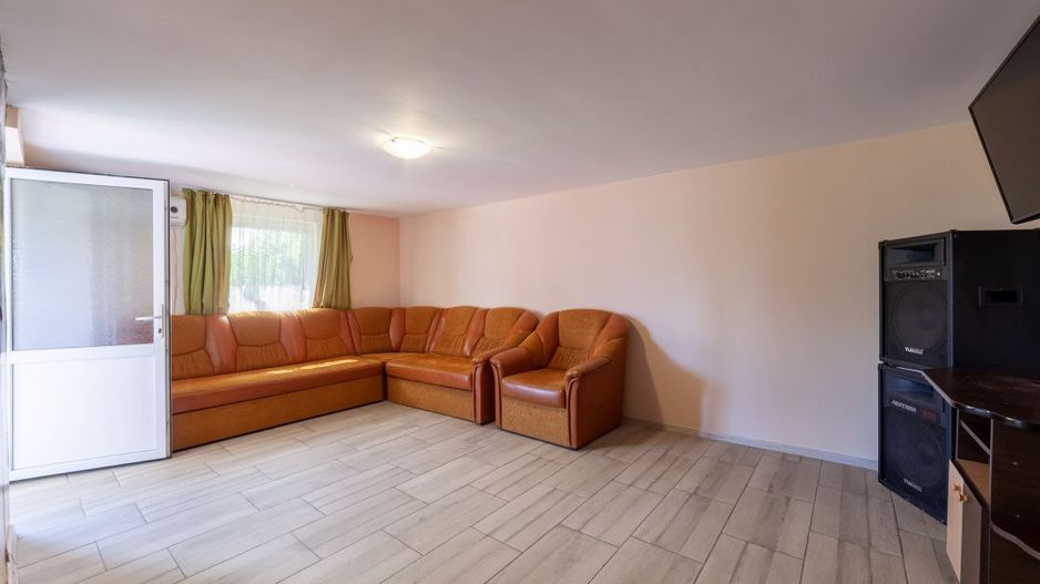 Casă renovată 2022, 3 camere, 1034 mp teren, încălzire în pardoseală - Poză 11