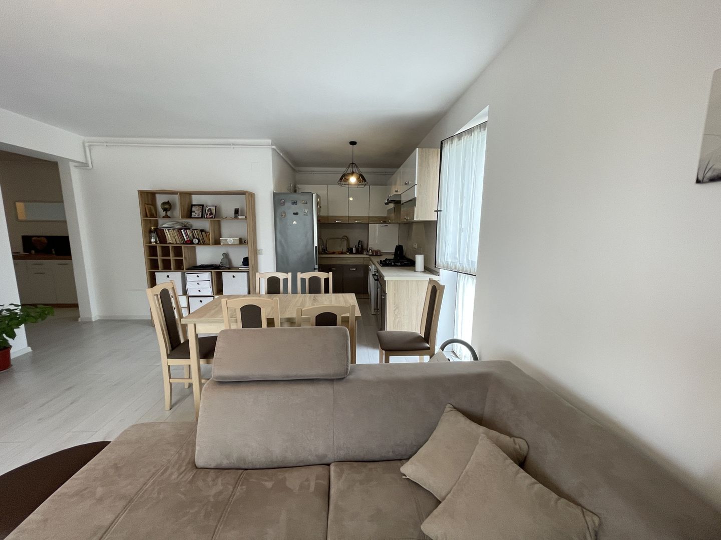 Apartament mobilat si utilat complet - Poză 2