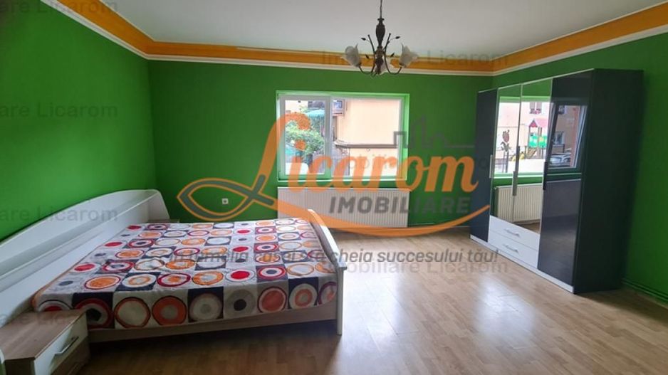 Casa individuala cu 2 apartamente, 6 camere,teren 403 mp,ASTRA. - Poză 14