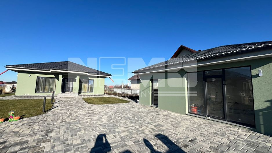 CASA MODERNA CU 4 CAMERE SI CURTE | 161 MP+48 MP ANEXA | VOLOVAT - Poză 22