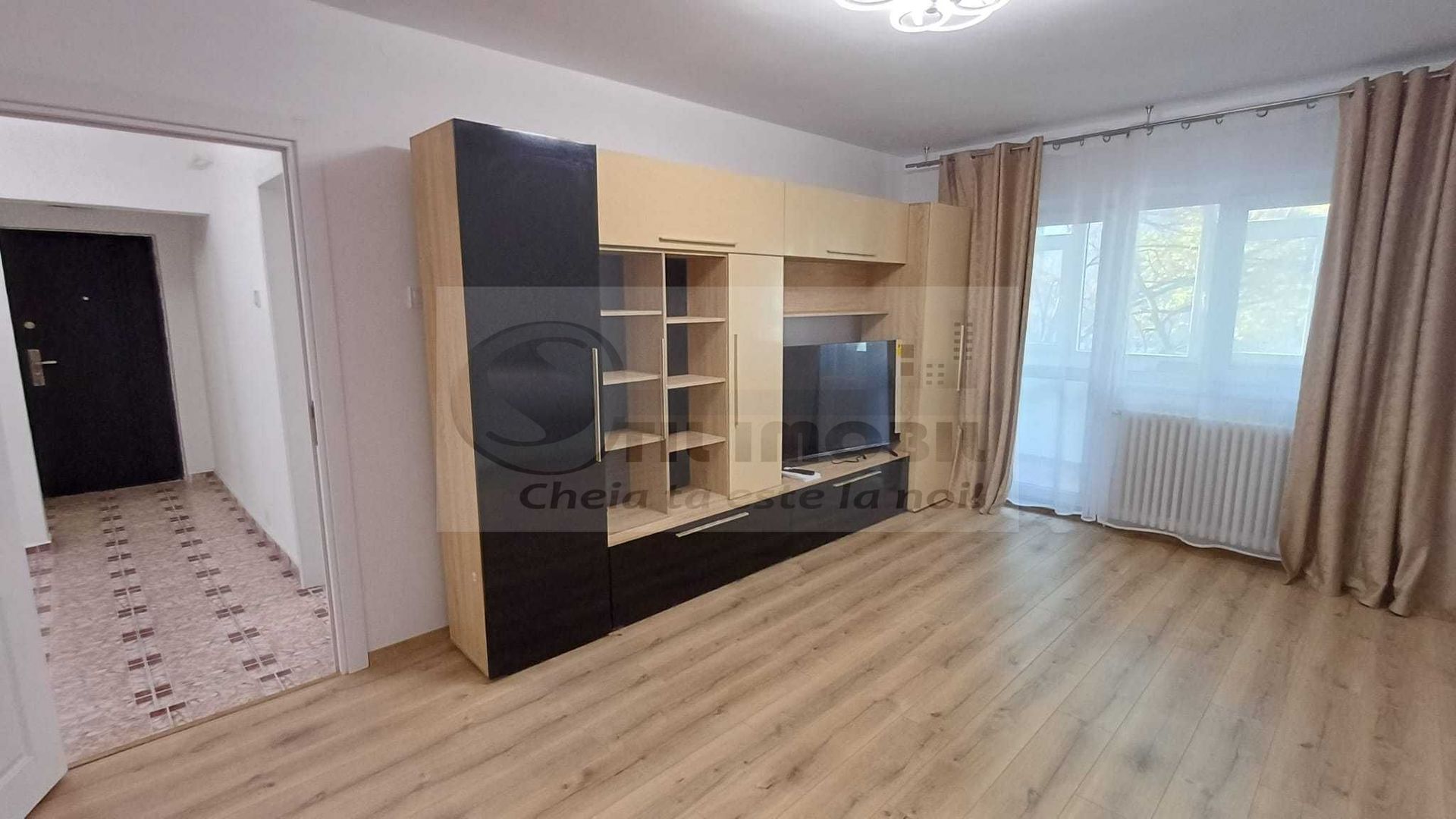 Apartament spatios cu 3 camere - Centru, Targu Cucu - 600€ - Poză 1