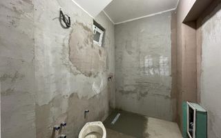 Spatiu comercial ultracentral cu vitrina si intrare direct din strada - Poză 11