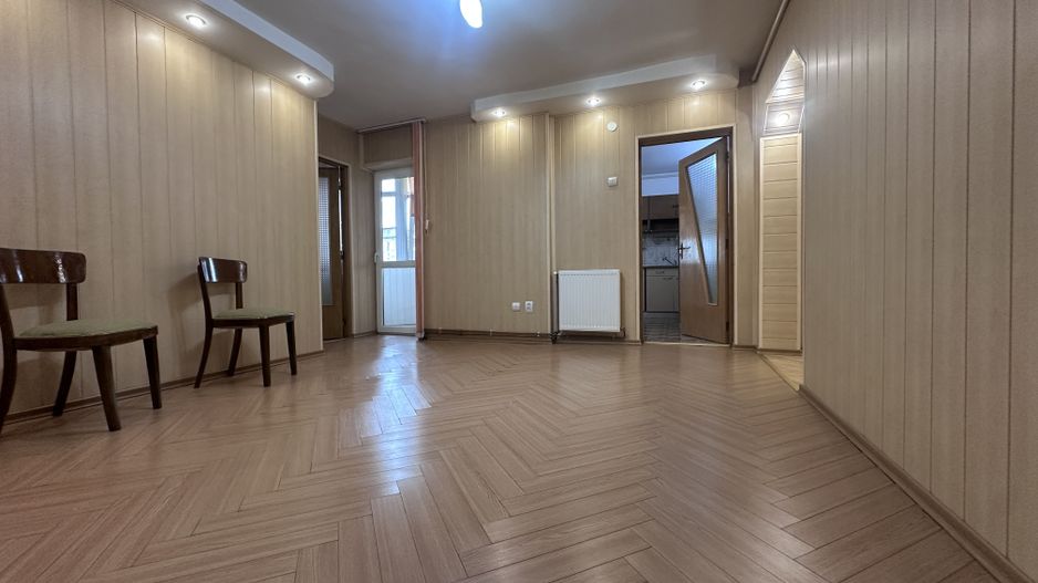 Vanzare apartament cu 4 camere luminos, vedere deschisă-Targoviste-M5 - Poză 1
