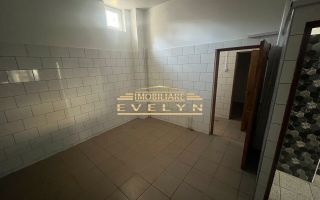 De Vanzare Spatiu Comercial, Zona Imparat Traian ( la 2 min. de MALL ), pret 81000 euro negociabil - Poză 2