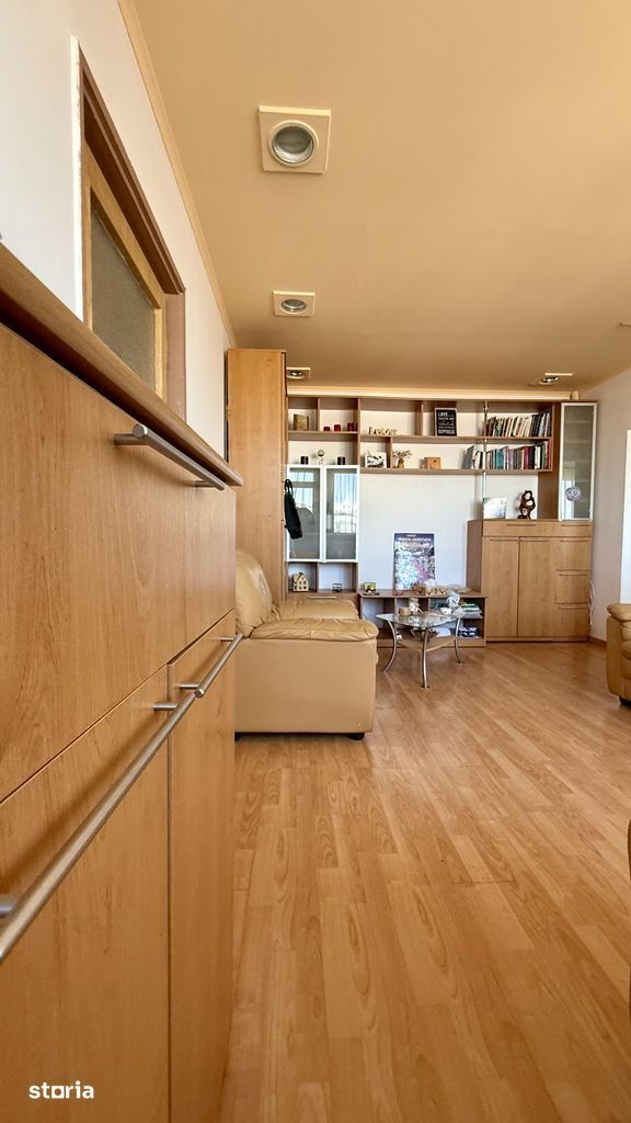 DE VANZARE | APARTAMENT 2 CAMERE | 1 MAI - Poză 2