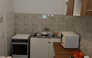 Apartament de închiriat la curte comună chiar în Complexul Studențesc - Poză 11