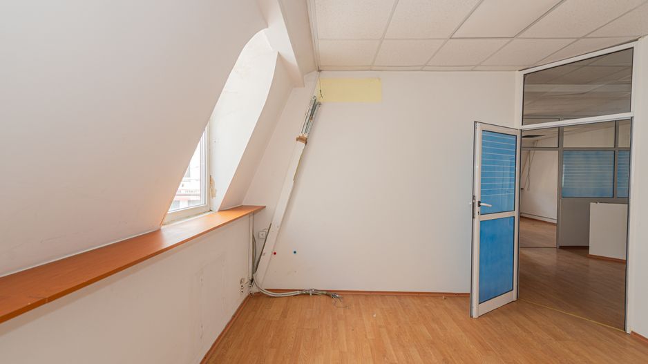 Spațiu de inchiriat, 9 camere, 3 bai, Universitate, 120mp - Poză 21