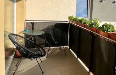 Un apartament în care priveliștea către Tâmpa face parte din experiența de zi cu - Poză 2
