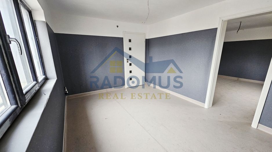 Vila Tătărani - 280 mp utili - 500 mp Teren - 8 Camere + 4 Băi - Poză 6