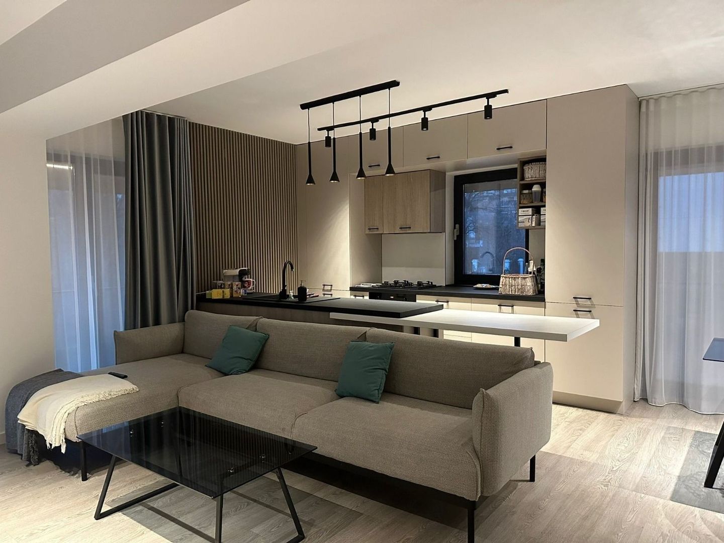 Apartament de Lux cu 4 Camere de Închiriat în Iancu Nicolae - Poză 5