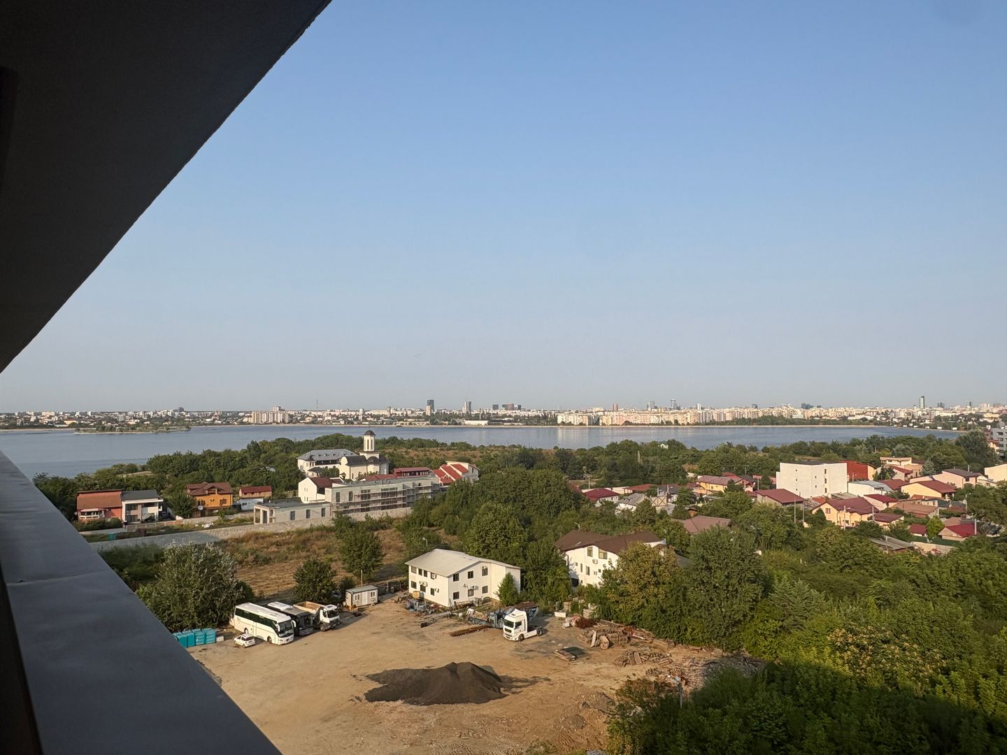 Apartament cu 3 camere 2 băi - Lacul Morii. Vedere lac. - Poză 18