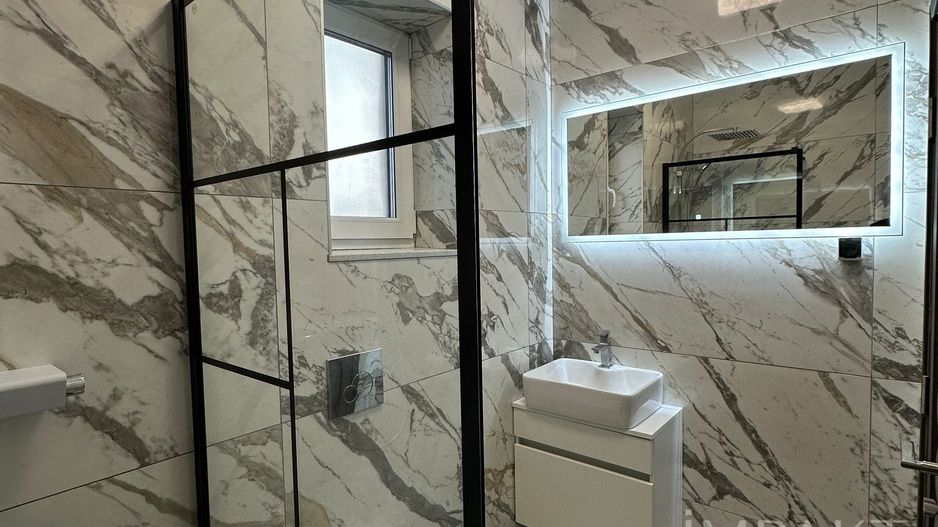 Casa superba de vanzare, situata intr-o zona aerisita a Dezmirului! - Poză 16