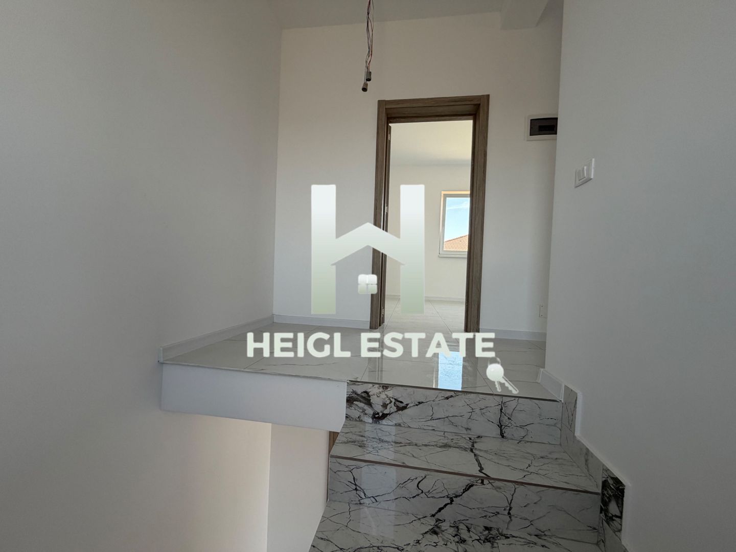 Duplex finalziat cu 4 camere si bucatarie inchisa in Giroc - Poză 4